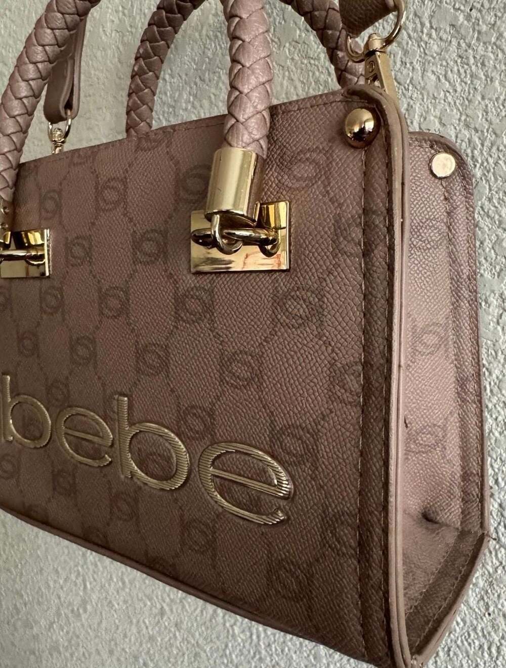 Purse Bundle Red Guess crossbody purse
Pink Bebe mini handbag with shoulder str - Picture 2 of 13